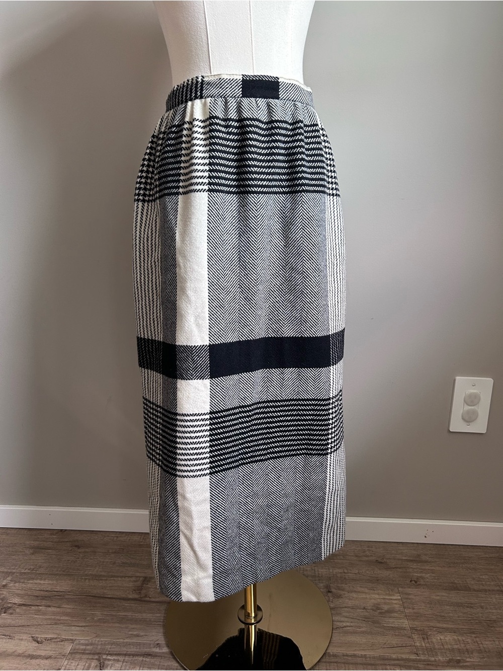 Vintage wool cashmere blend Black White plaid tartan Midi Skirt academia